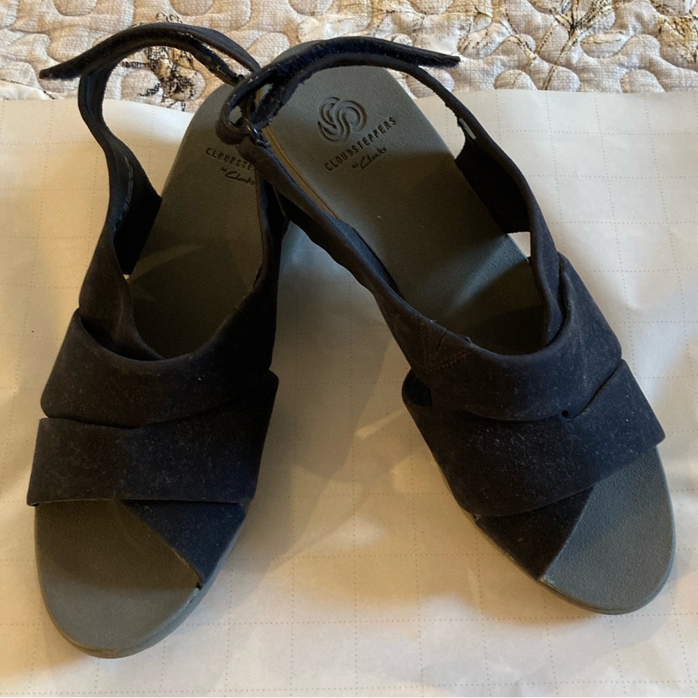 Clarks Cloudsteppers size 9